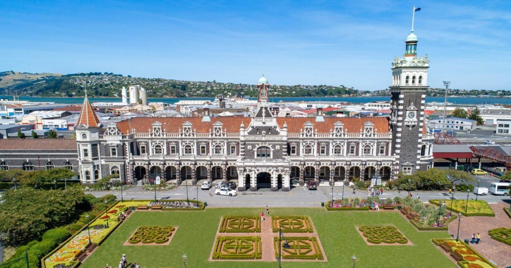 new-zealand-dunedin-railway-station-nc-allsites-noexp-210